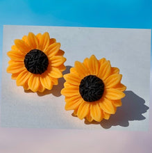 Load image into Gallery viewer, Stand-Out Sunflower Earrings
